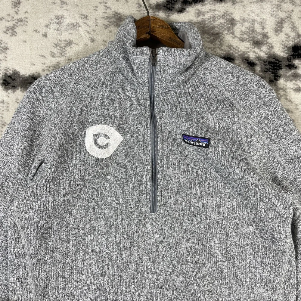 Patagonia Better Sweater Womens Size Medium White Gray 1/2 Zip Outdoors Comfort‎